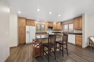 2846 Aurora Ct, Saint Cloud, MN 56303 - Photo 5