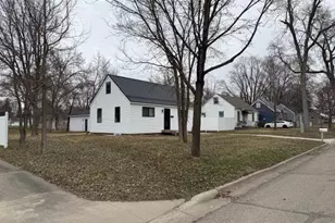 627 E South St, Litchfield, MN 55355 - Photo 3