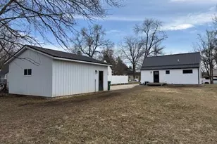 627 E South St, Litchfield, MN 55355 - Photo 7