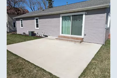 400 9th Street SW, Wells, MN 56097 - Photo 3