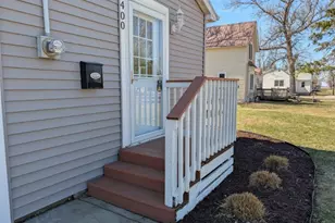 400 9th St SW, Wells, MN 56097 - Photo 7