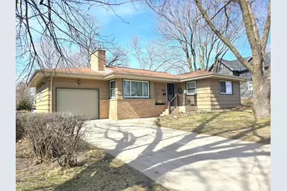 1532 4th Avenue, Windom, MN 56101 - Photo 1