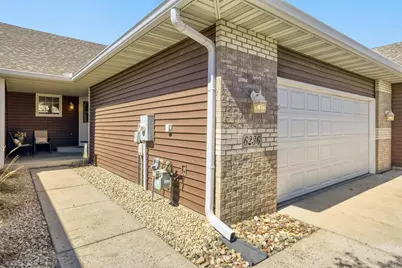 6236 Creekview Lane N, Brooklyn Park, MN 55443 - Photo 3