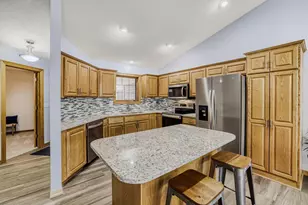6236 Creekview Ln N, Brooklyn Park, MN 55443 - Photo 9