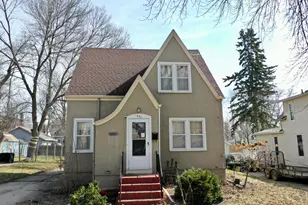 521 7th St SW, Willmar, MN 56201 - Photo 1