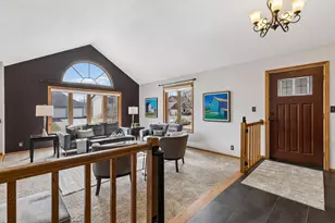 295 Oak Hill Dr, Shoreview, MN 55126 - Photo 9