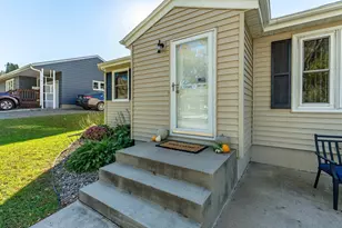 410 E St Charles Ave, Fergus Falls, MN 56537 - Photo 5