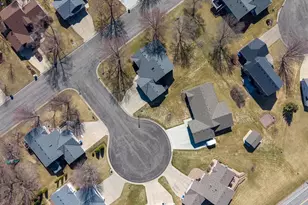 727 Garden Pl, Sauk Rapids, MN 56379 - Photo 3