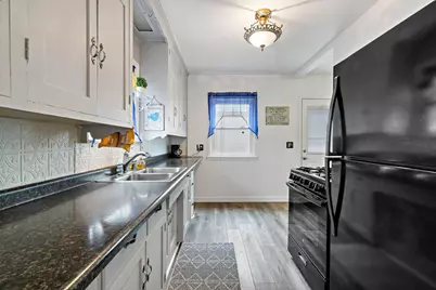 895 Hoyt Avenue W, Saint Paul, MN 55117 - Photo 9