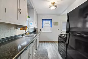 895 Hoyt Ave W, Saint Paul, MN 55117 - Photo 9