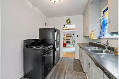 895 Hoyt Avenue W, Saint Paul, MN 55117 - Photo 11