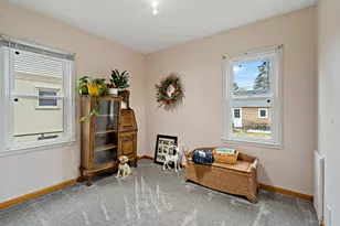 895 Hoyt Ave W, Saint Paul, MN 55117 - Photo 15