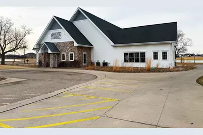 4400 Clubhouse Drive S, Fargo, ND 58104 - Photo 19