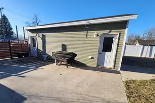 515 5th Ave SW, Pipestone, MN 56164 - Photo 5