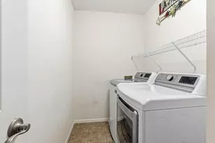 586 Sutherland Dr, Woodbury, MN 55129 - Photo 25