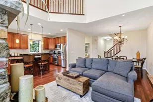 586 Sutherland Dr, Woodbury, MN 55129 - Photo 11