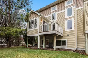 586 Sutherland Dr, Woodbury, MN 55129 - Photo 37