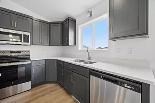 2414 38th Ave S, Moorhead, MN 56560 - Photo 9