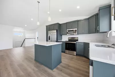 2414 38th Avenue S, Moorhead, MN 56560 - Photo 7