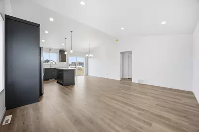 2414 38th Avenue S, Moorhead, MN 56560 - Photo 5