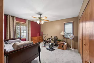 187 Valleyside Dr, Saint Paul, MN 55119 - Photo 11