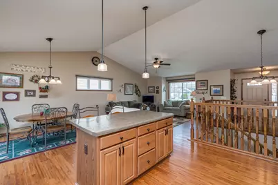 200 Foxfire Drive, Mankato, MN 56001 - Photo 13