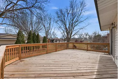 8212 Vincent Avenue N, Brooklyn Park, MN 55444 - Photo 3