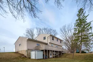 402 5th St SE, Pine Island, MN 55963 - Photo 5