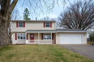 402 5th St SE, Pine Island, MN 55963 - Photo 1