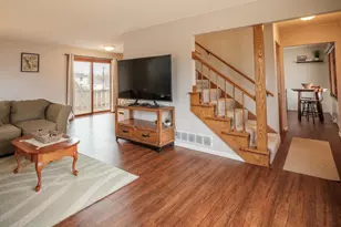 402 5th St SE, Pine Island, MN 55963 - Photo 7