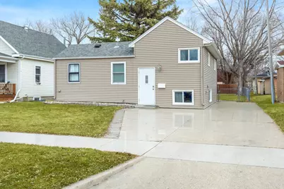 1446 16 1/2 Street S, Fargo,  58103 - Photo 1