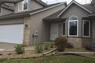 9113 Medley Cir, Golden Valley, MN 55427 - Photo 5