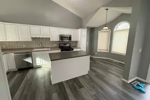 9113 Medley Cir, Golden Valley, MN 55427 - Photo 5