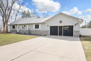 1429 Rice Lake St, Owatonna, MN 55060 - Photo 1