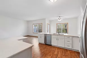 7503 5th St N, Oakdale, MN 55128 - Photo 9