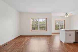 7503 5th St N, Oakdale, MN 55128 - Photo 5