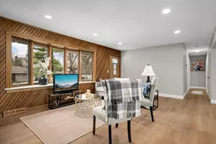 11004 Oak Knoll Terrace N, Hopkins, MN 55305 - Photo 3