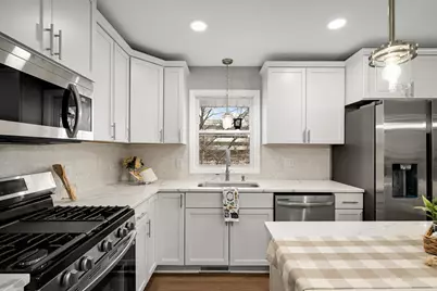 11004 Oak Knoll Terrace N, Hopkins, MN 55305 - Photo 9