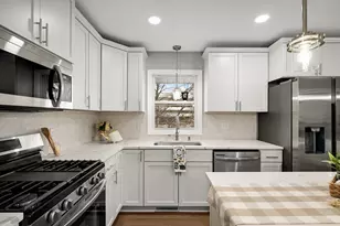 11004 Oak Knoll Terrace N, Hopkins, MN 55305 - Photo 9