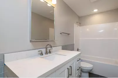 1106 Hawthorne Avenue E, Saint Paul, MN 55106 - Photo 15