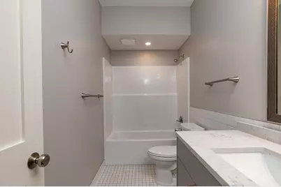 1106 Hawthorne Avenue E, Saint Paul, MN 55106 - Photo 19