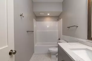 1106 Hawthorne Ave E, Saint Paul, MN 55106 - Photo 19
