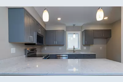 1106 Hawthorne Avenue E, Saint Paul, MN 55106 - Photo 5