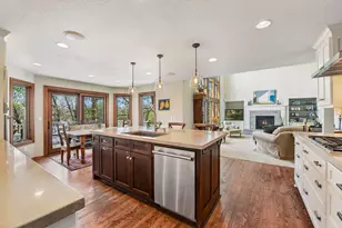7492 Bent Bow Trail, Chanhassen, MN 55317 - Photo 9