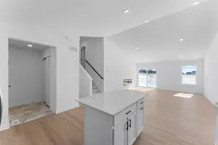 1271 Hadley Hills Dr NE, Rochester, MN 55906 - Photo 5