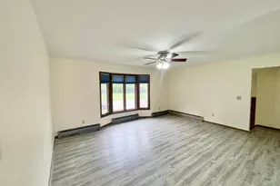 605 N 13th St, Mountain Lake, MN 56159 - Photo 9