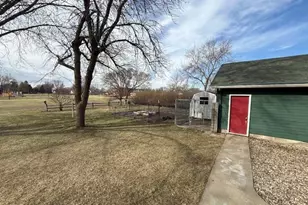 111 Beachwood Ln, Redwood Falls, MN 56283 - Photo 11