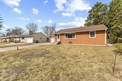 1895 Shryer Avenue W, Roseville, MN 55113 - Photo 21