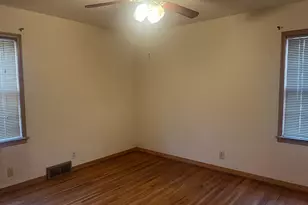 307 E 6th St, Albert Lea, MN 56007 - Photo 9