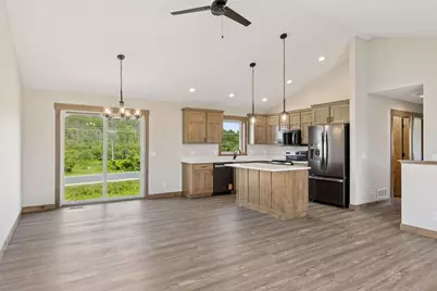 521 Summit Circle, Baldwin, WI 54002 - Photo 7